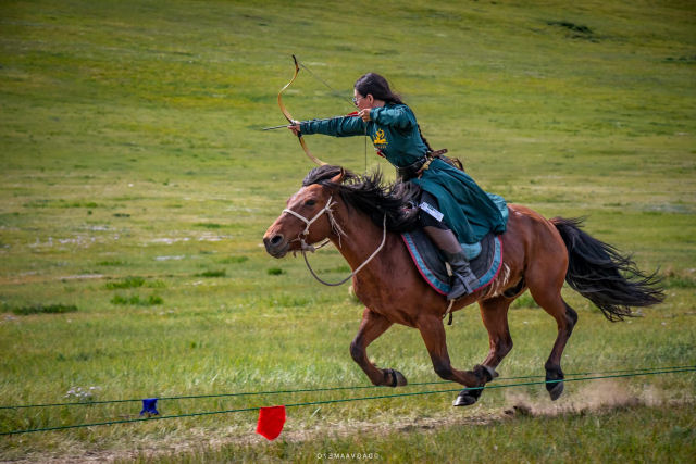 Como os mongis usaram cavalos para criar um imprio