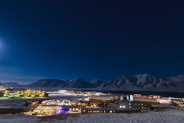 Como  vivenciar a noite polar na cidade mais ao norte do mundo