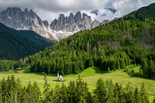 https://www.mdig.com.br/index.php?itemid=59737<br />
Hipnotizante time-lapse das Dolomitas  um lembrete vvido da beleza e do poder do mundo natural