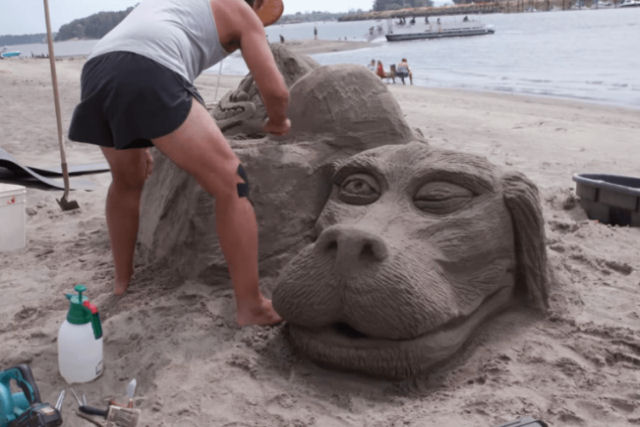 18 artistas, 3 dias e uma praia cheia de esculturas gigantes de areia