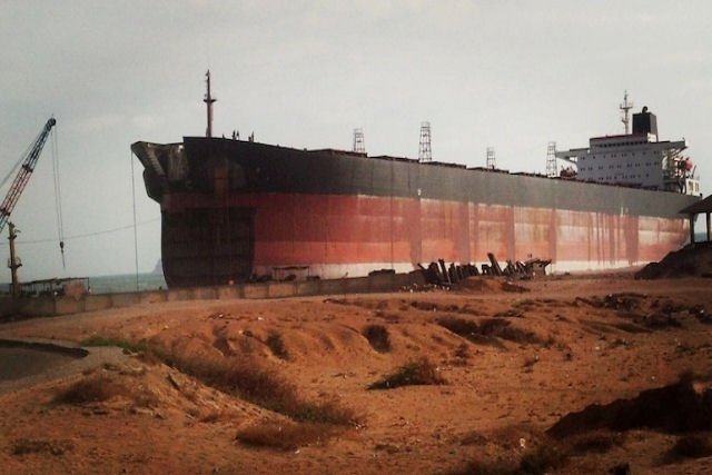 Como as naes ricas despejam navios de cruzeiro e petroleiros velhos em pases em desenvolvimento