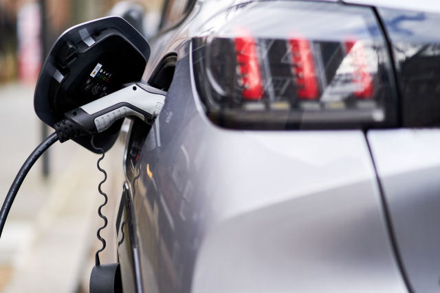 O verdadeiro custo da minerao de metais usados em baterias de carros eltricos