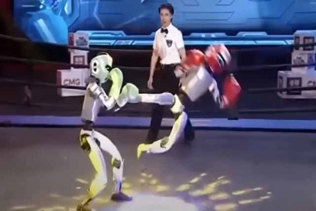 China organiza o primeiro torneio de kickboxing com robs humanoides