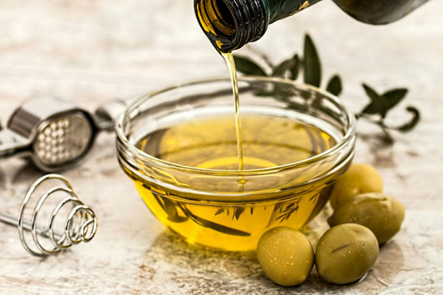 Benefcios do azeite de oliva para a sade e por que voc deve adicion-lo  sua dieta