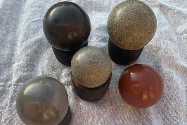Hikaru Dorodango: como crianas japonesas transformam lama em esferas brilhantes