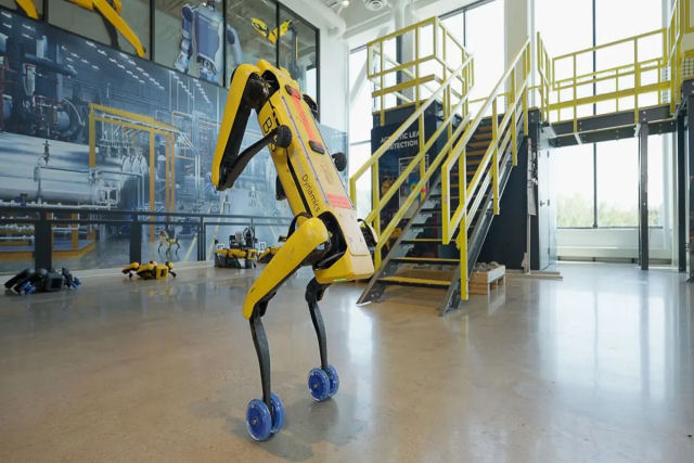 O roboco Spot agora aprendeu ginstica e a andar na pontinha dos ps