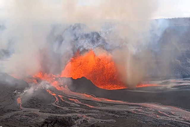 Imagens incrveis mostram um 'Vulnado' no vulco Kīlauea, no Hava