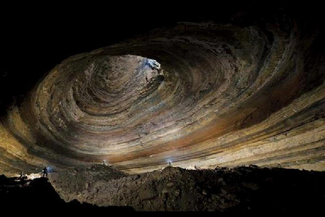 H um limite de profundidade em que podemos adentrar as cavernas?