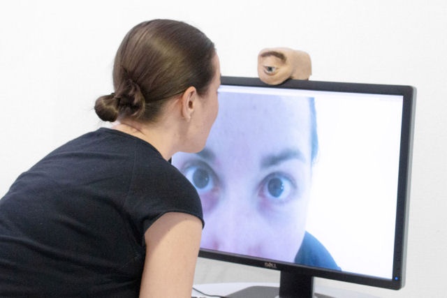 Eyecam: a webcam antropomrfica extremamente perturbadora