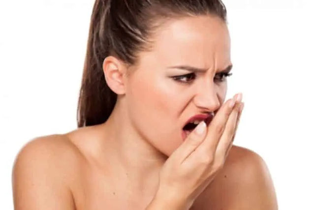 Por que as pessoas com bafo-de-bode gostam de contar segredos?