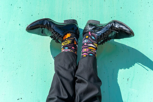 Por que todos ns batemos o p ao ritmo da msica, mesmo sem perceber?