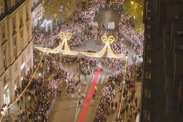 O flashmob natalino mais espetacular que voc vai ver hoje