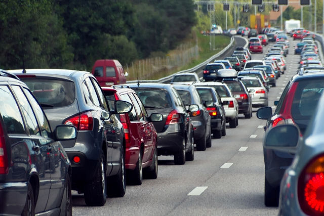 Por que diabos, de repente, ocorre um engarrafamento do nada?