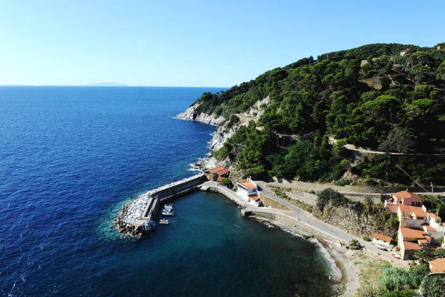 Qual é a última ilha-prisão em funcionamento na Europa?