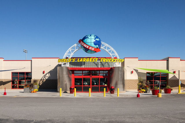 Como a maior parada para caminhoneiros do mundo produz 350.000 refei��es por ano?