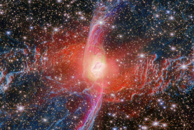 A incrível nebulosa da Aranha-Vermelha capturada pelo Telescópio Espacial James Webb