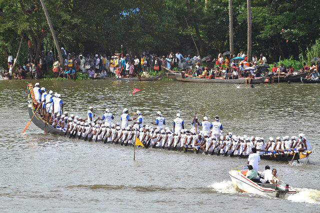 As espetaculares corridas de barcos-cobra de Kerala, �ndia