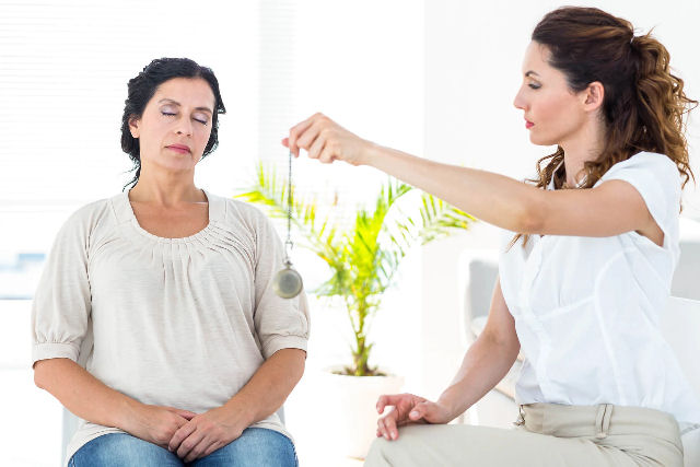 A hipnose realmente funciona ou � apenas uma bobagem que colocaram na sua cabe�a?