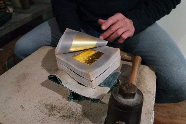 A antiga arte do batimento de ouro