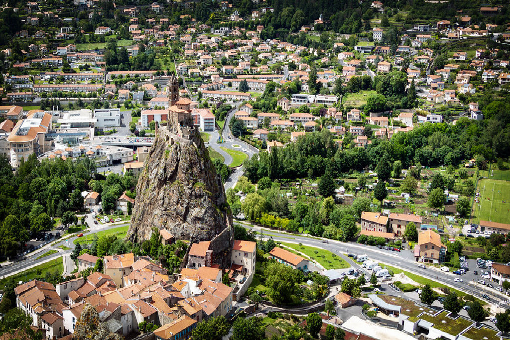 Saint Michel d'Aiguilhe: a capela constru�da sobre um plugue vulc�nico