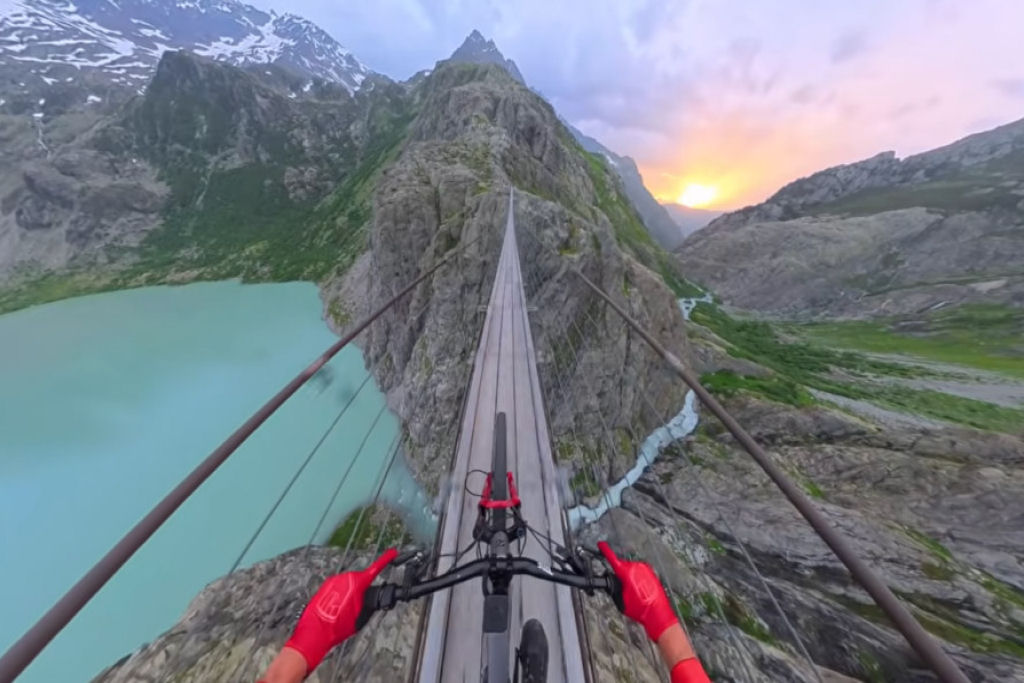 V�deo mostra os rol�s de mountain bike em primeira pessoa mais insanos