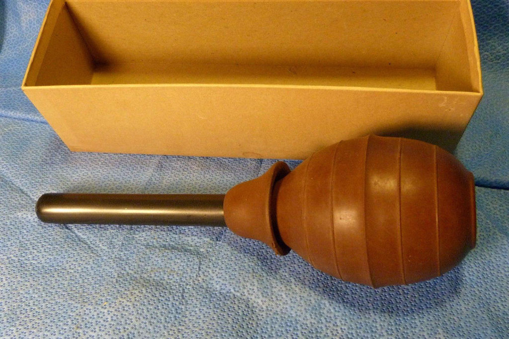 A breve hist�ria constipada do enema