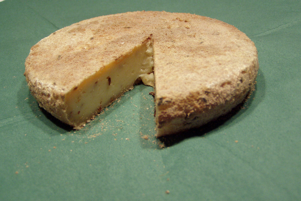 'Queijo de Aranha': a rara iguaria alem� que usa �caros vivos para curar o queijo