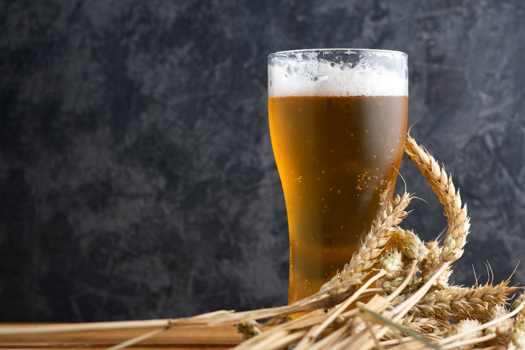 Por que a cerveja n�o � embalada em garrafas pl�sticas?