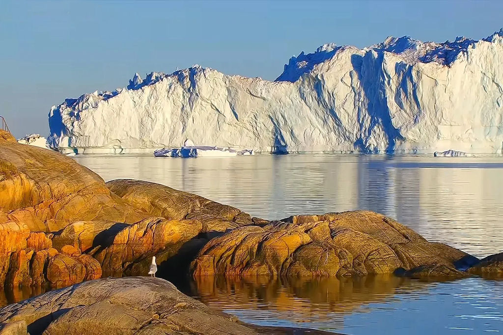 Time-lapse mostra iceberg colossal colapsando e virando em Ilulissat, Groenl�ndia