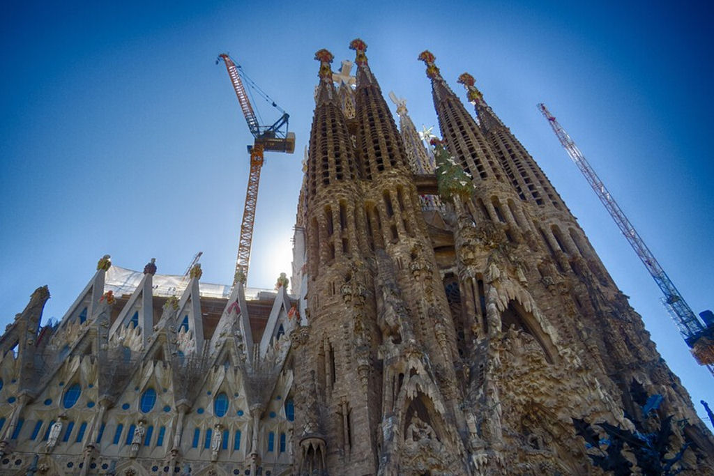 A Sagrada Família de Barcelona enfrenta mais um obstáculo para sua conclusão: 200 vizinhos furiosos