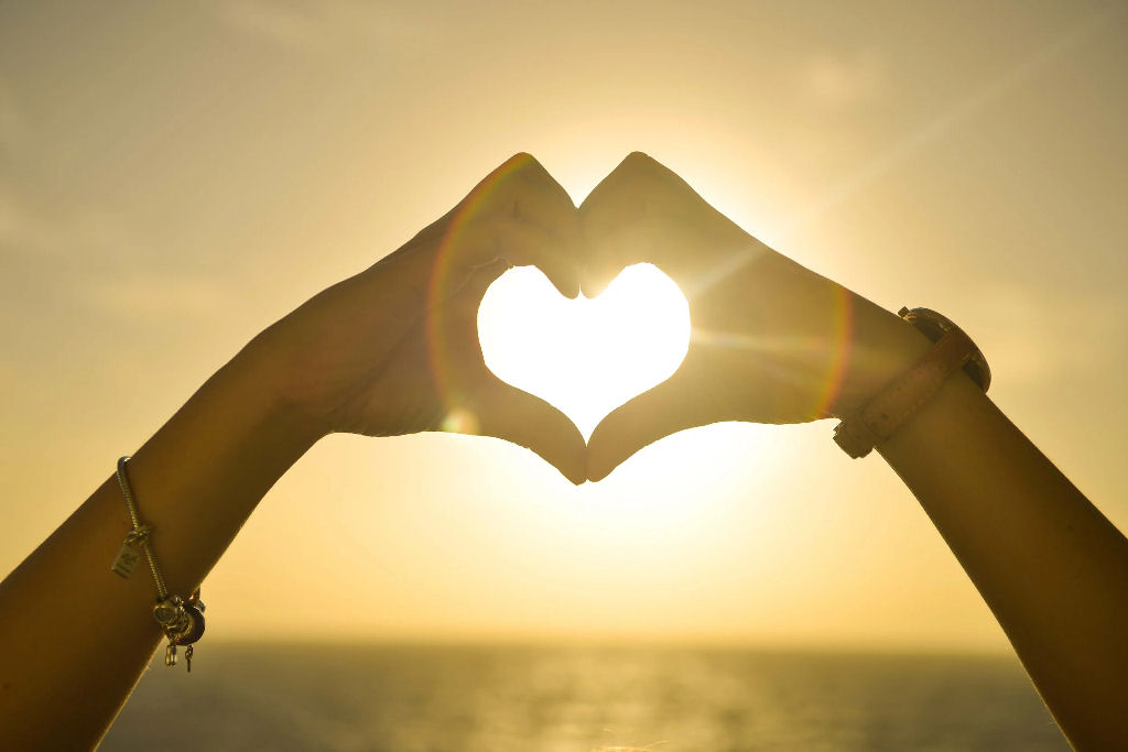 Por que escolhemos nos submeter a montanha-russa emocional do amor?