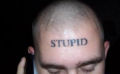 As dez tatuagens mais ridículas na testa