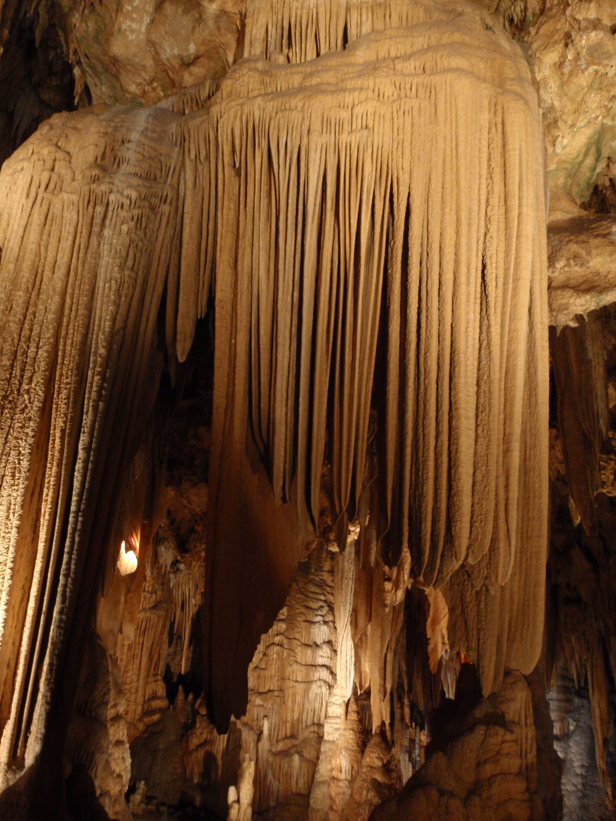 As Cavernas de Luray surpreendem visitantes mais de um sculo aps sua descoberta