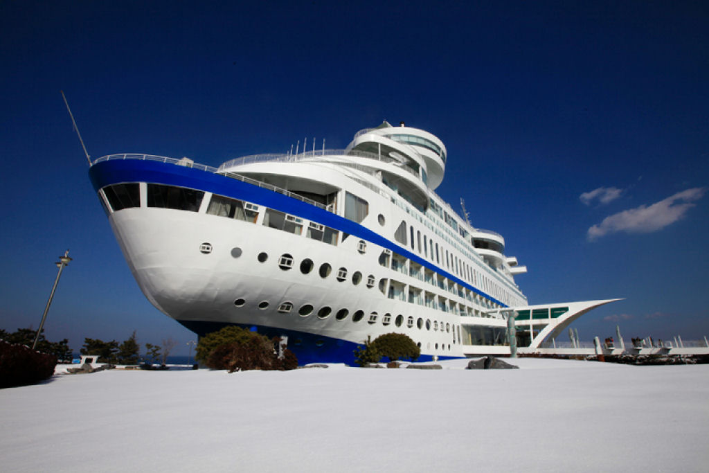 Sun Cruise Resort, um navio de cruzeiro que nunca sai da terra