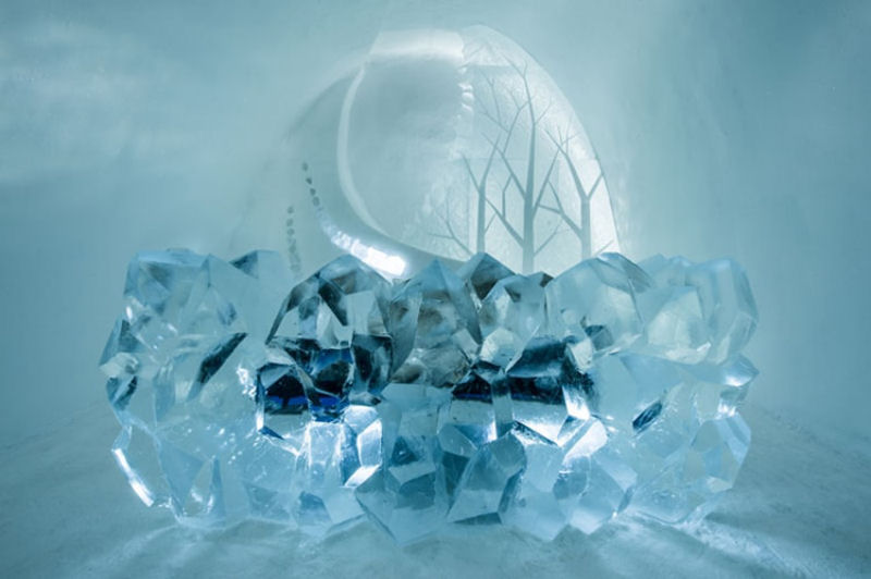 O hotel de gelo da Sucia este ano revela as incrveis sutes artsticas esculpidas no gelo e na neve 07