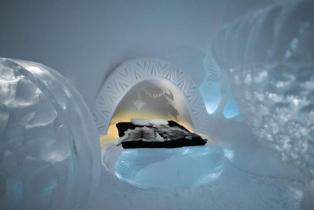 IceHotel da Suécia reabre com novas esculturas de gelo impressionantes para 2024