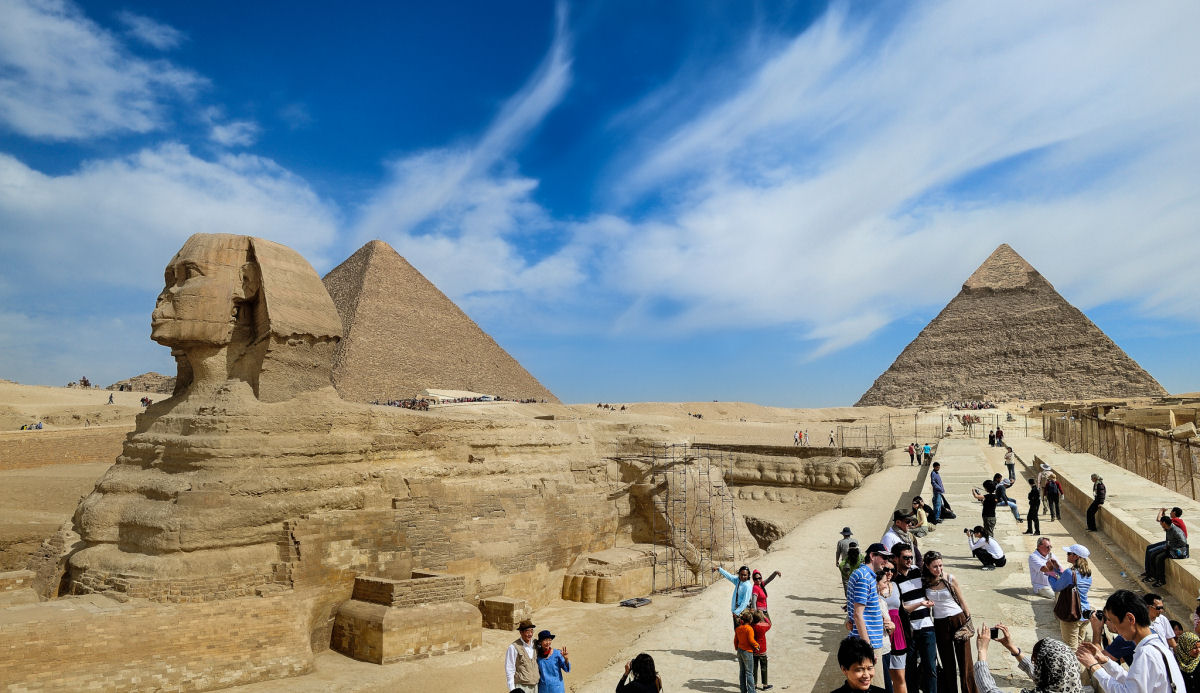 Um passeio a pé ao redor das Pirâmides de Gizé