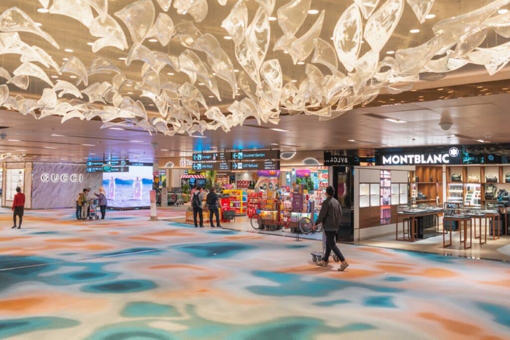 Terminal do Aeroporto Changi de Cingapura recebe uma reforma deslumbrante inspirada na natureza