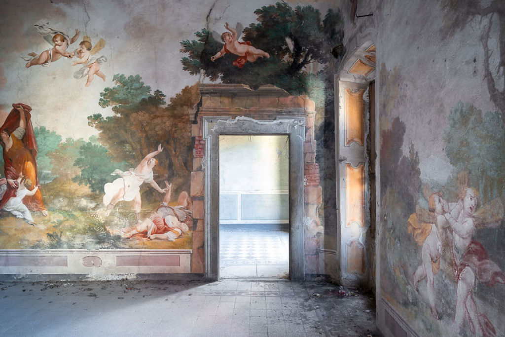 As pinturas e afrescos extraordinários de lugares abandonados na Itália 13