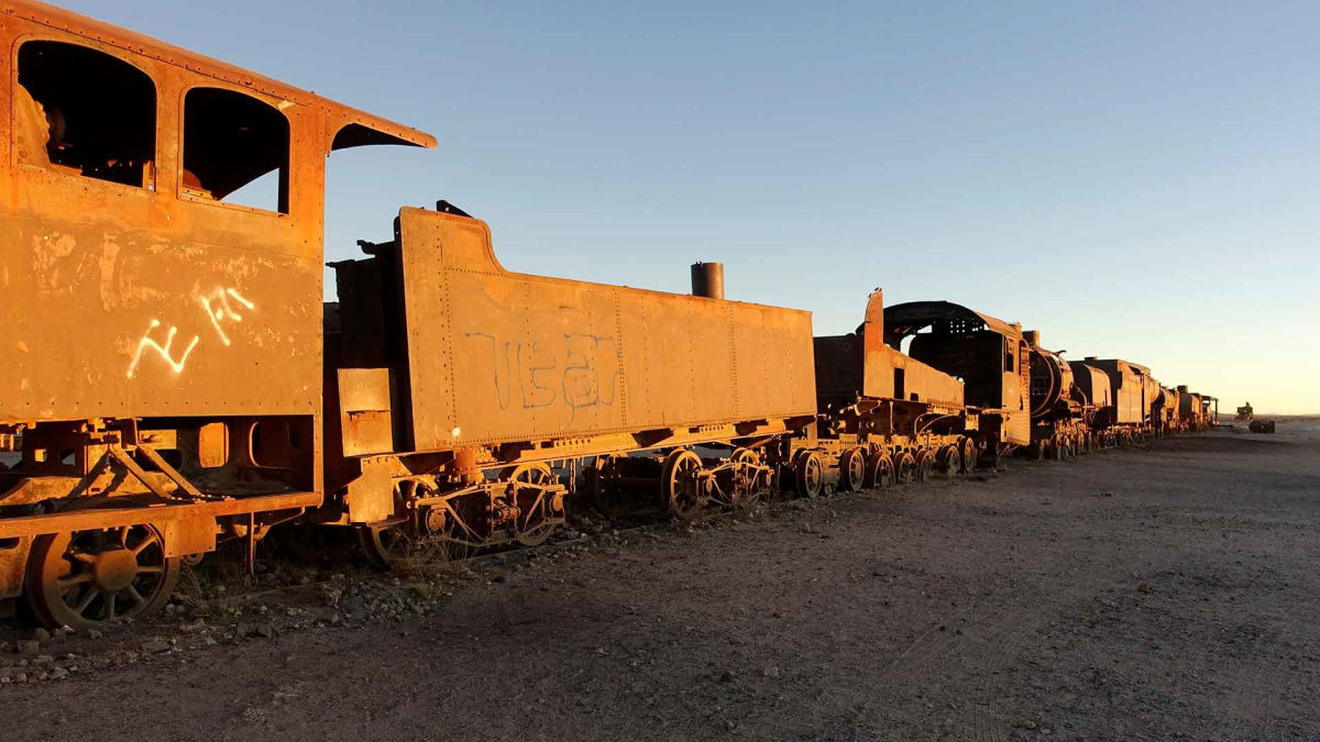 Museu de uma história descarrilhada: O cemitério de trens abandonados de Uyuni, na Bolívia 03