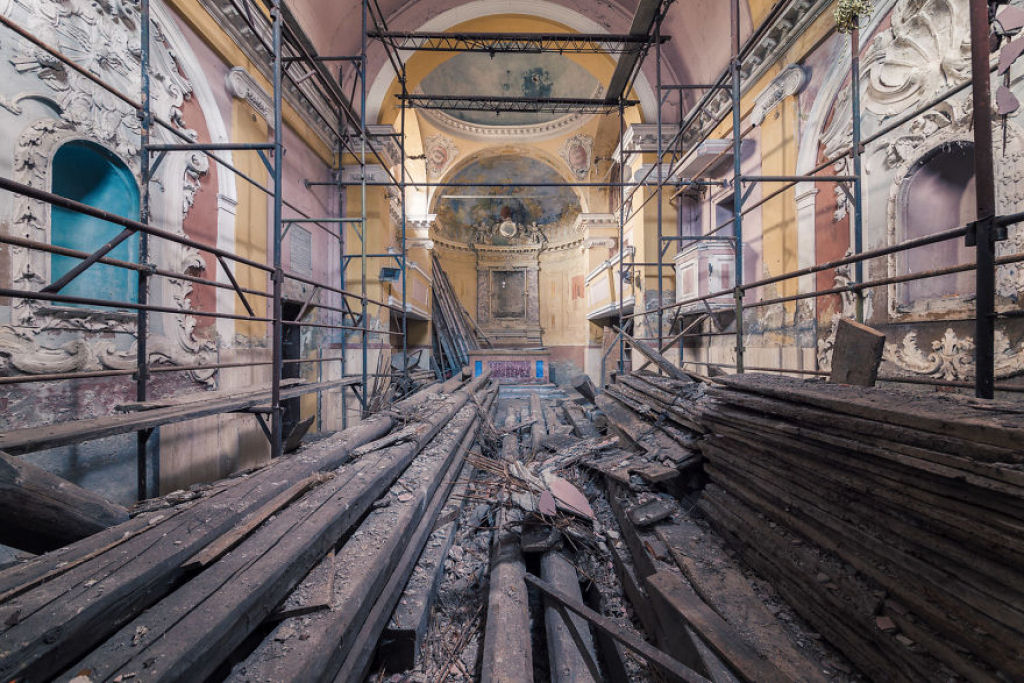 Fotos fantsticas mostram a declnio de igrejas abandonadas na Itlia 14