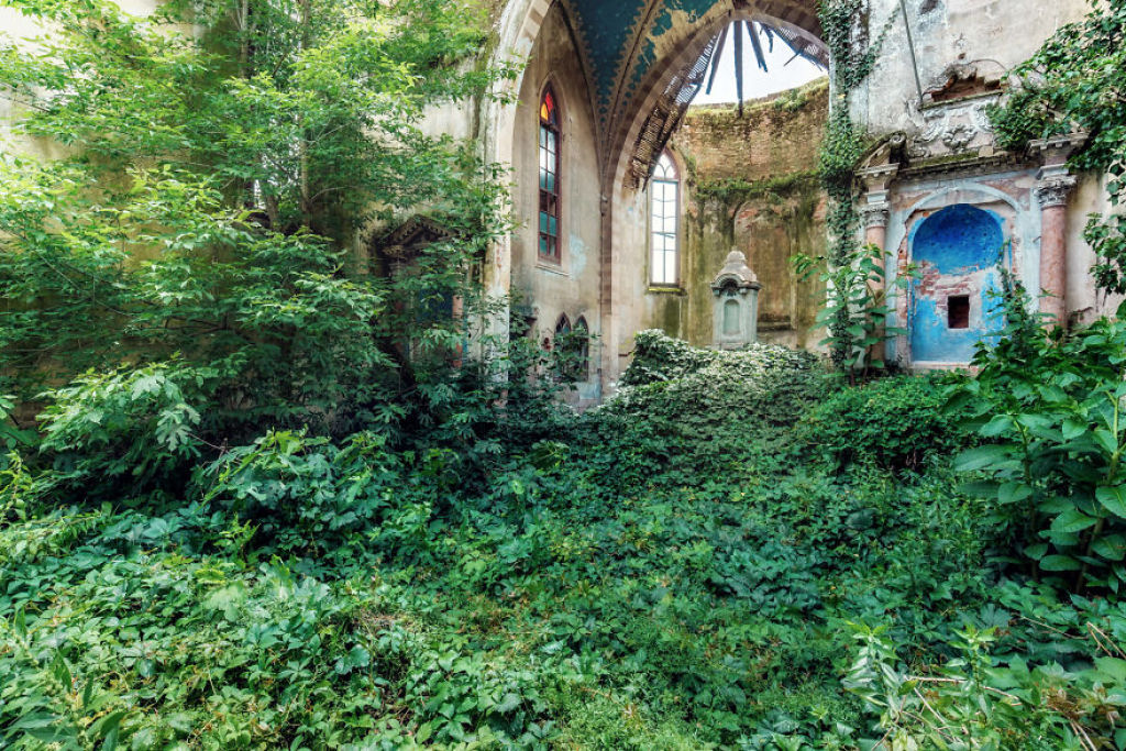 Fotos fantsticas mostram a declnio de igrejas abandonadas na Itlia 15