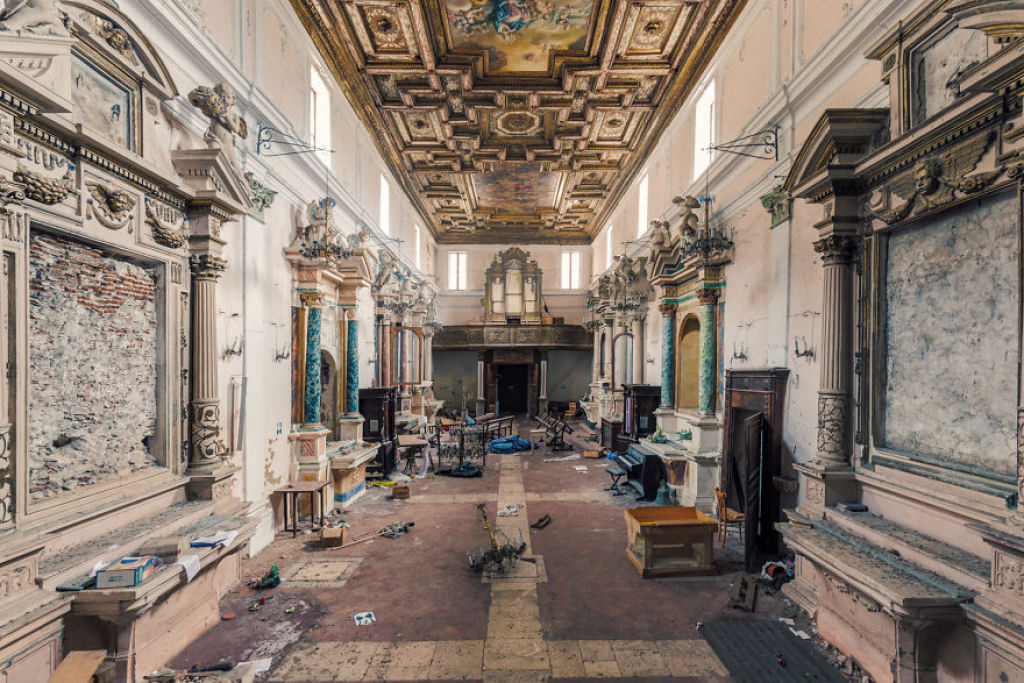 Fotos fantsticas mostram a declnio de igrejas abandonadas na Itlia 16