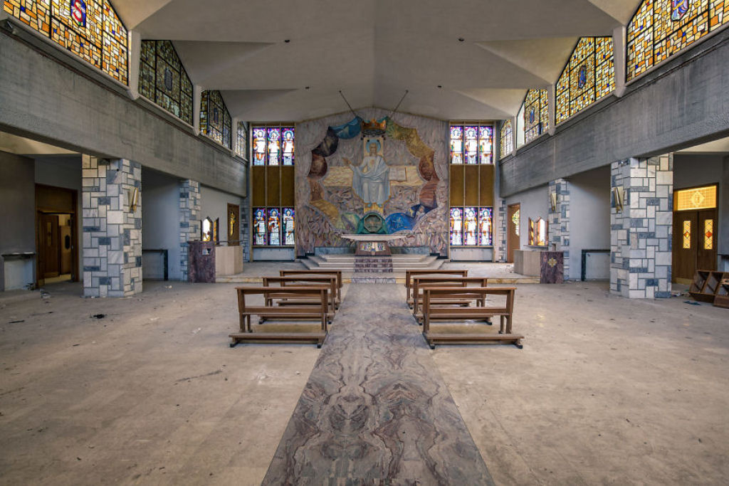 Fotos fantsticas mostram a declnio de igrejas abandonadas na Itlia 17