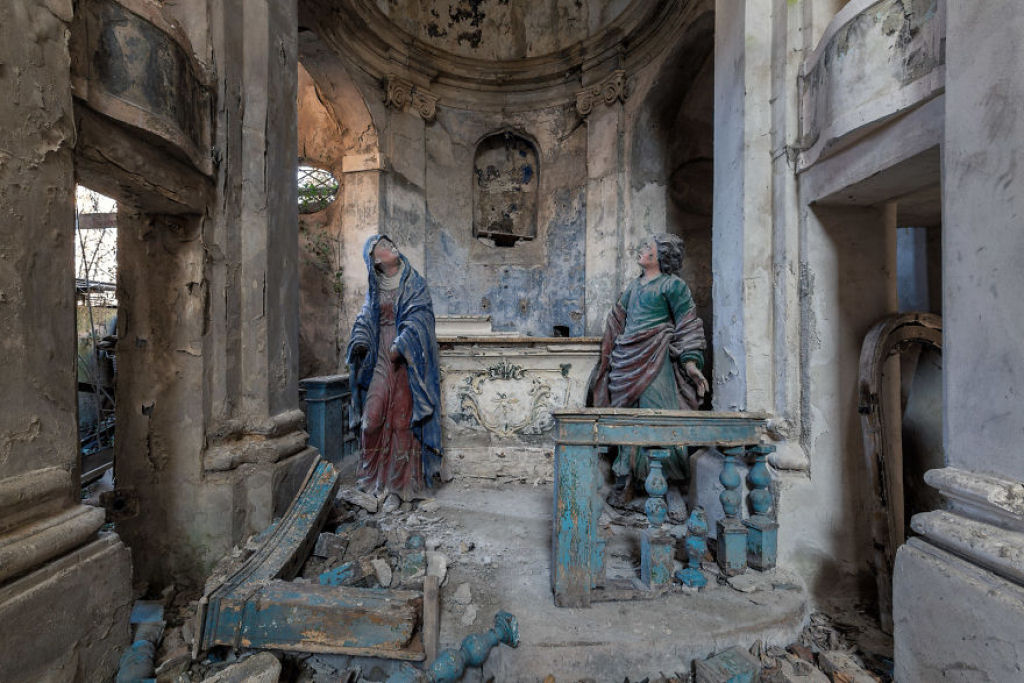 Fotos fantsticas mostram a declnio de igrejas abandonadas na Itlia 20