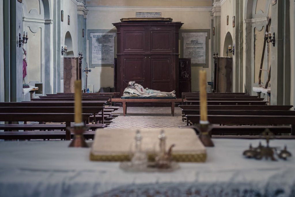 Fotos fantsticas mostram a declnio de igrejas abandonadas na Itlia 22