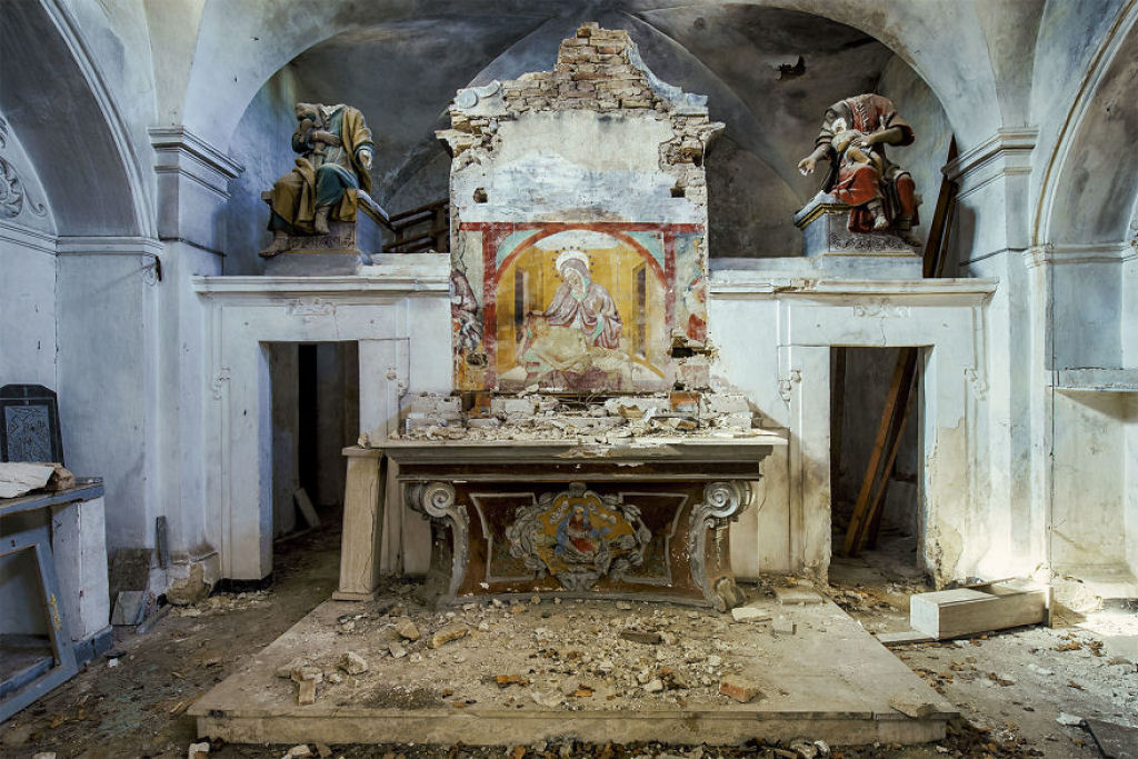Fotos fantsticas mostram a declnio de igrejas abandonadas na Itlia 23