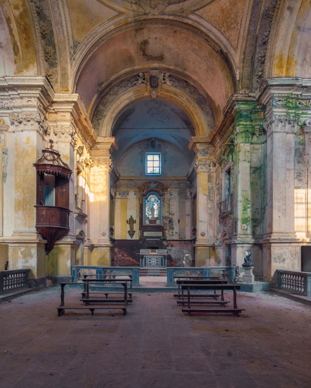 Fotos fantsticas mostram a declnio de igrejas abandonadas na Itlia 24