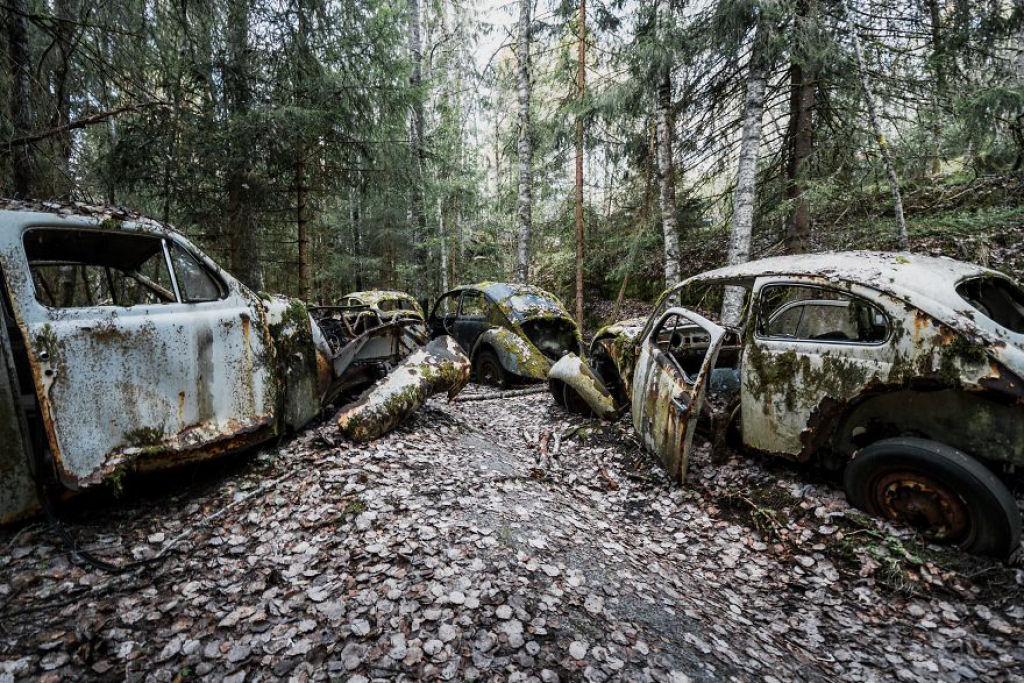Fotgrafo viaja 6 meses pela Europa e EUA explorando locais abandonados incrveis 17