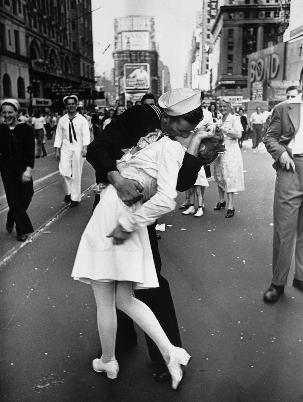 30 emotivas fotografias sobre o amor em tempos de guerra 03